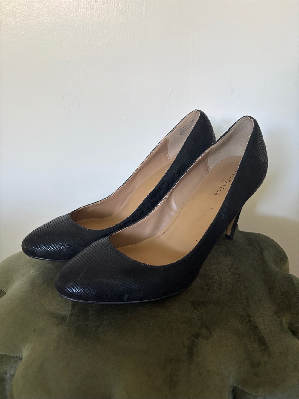 Ann Taylor Black Faux Snake Skin High Heel Pumps